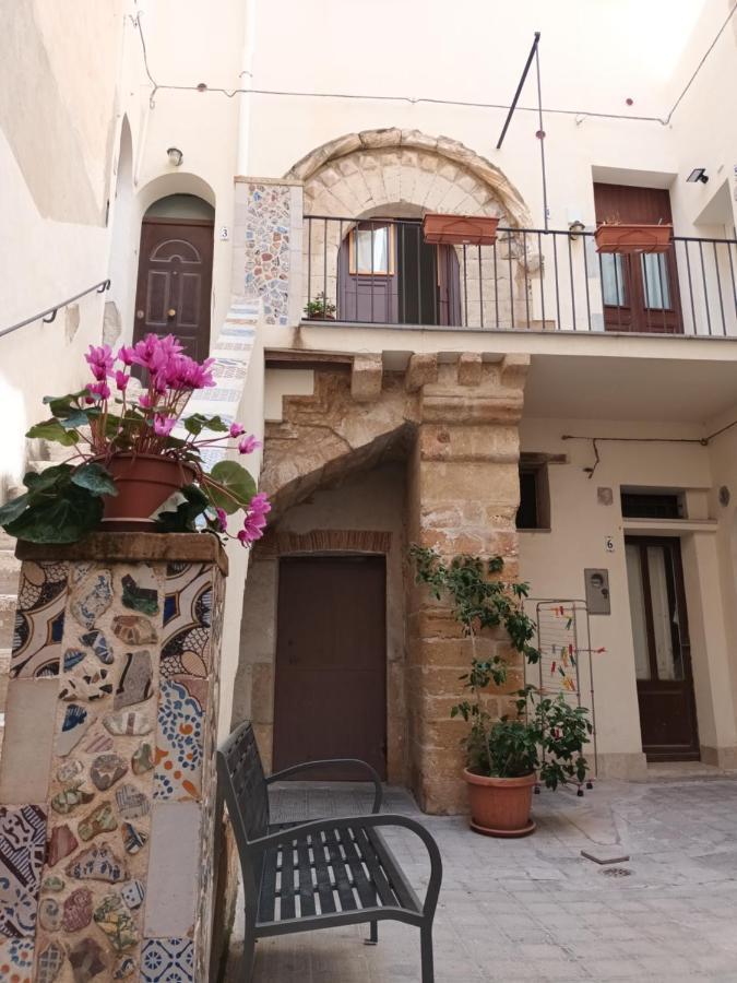 Antico Portale Apartment Trapani Bagian luar foto