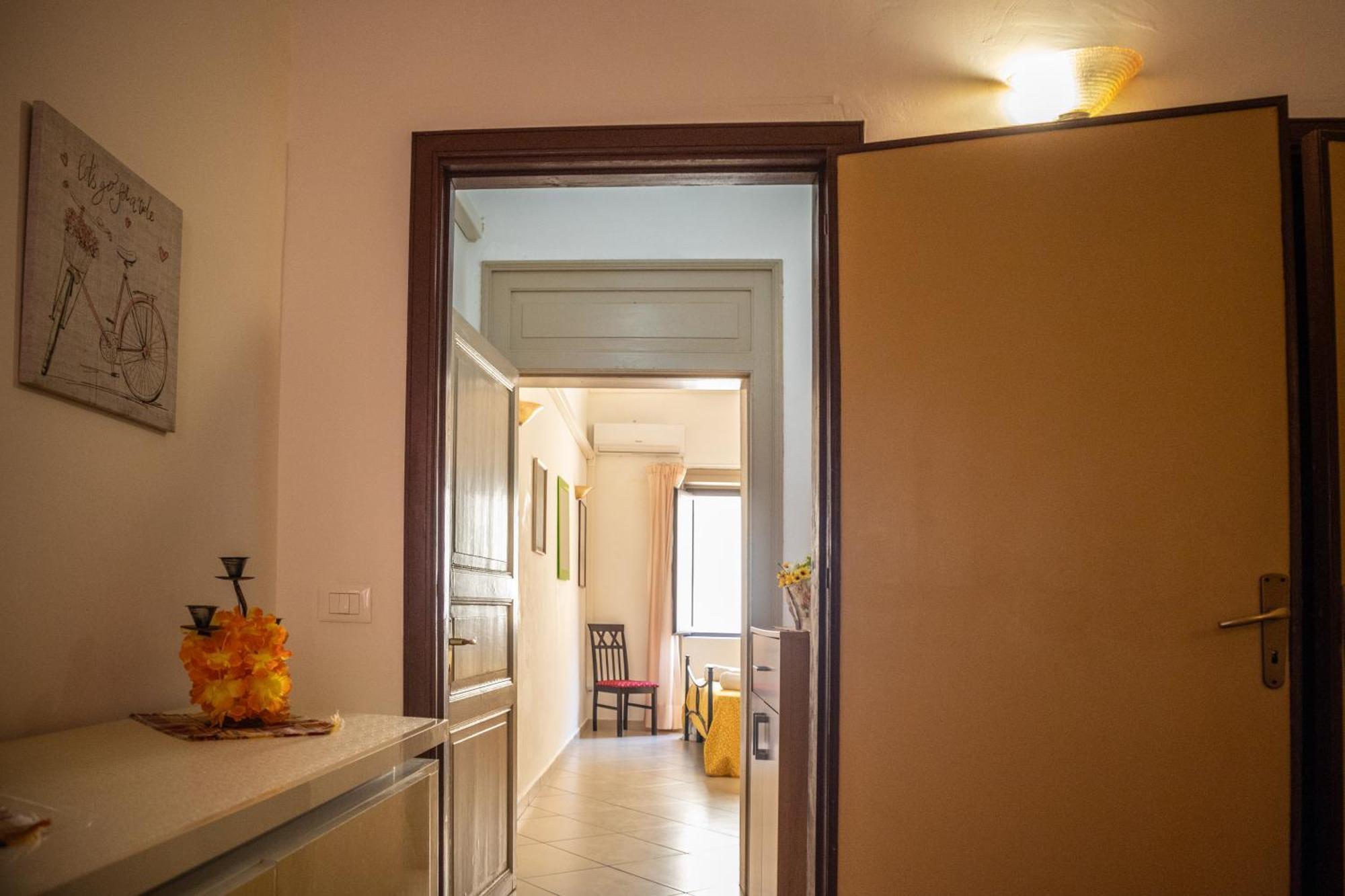 Antico Portale Apartment Trapani Bagian luar foto